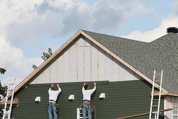 Professional Siding technician working in Columbiana, OH